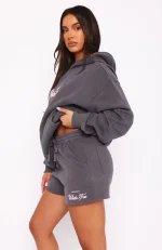 Season 7 Lounge Monument Short-2